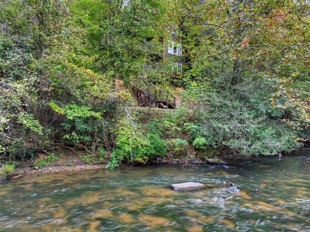 3 bedroom, 4 bathroom, 2,664 sq ft single family residence for sale at 633 Riverfront Drive, Ellijay, GA 30536 — photo 5