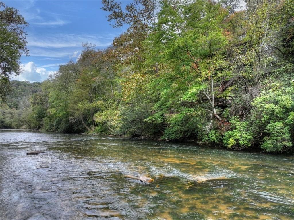 3 bedroom, 4 bathroom, 2,664 sq ft single family residence for sale at 633 Riverfront Drive, Ellijay, GA 30536 — photo 6