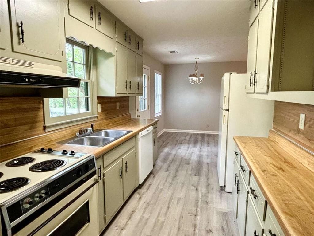 3 bedroom, 2 bathroom, 1,248 sq ft single family residence for rent at 3895 Brookshire Place, Lawrenceville, GA 30044 for $1,700 a month — photo 5