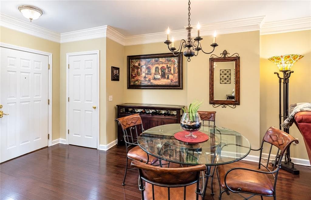 1 bedroom, 1 bathroom, 998 sq ft condominium for rent at 3334 Peachtree Road 313, Atlanta, GA 30326 for $1,950 a month — photo 2