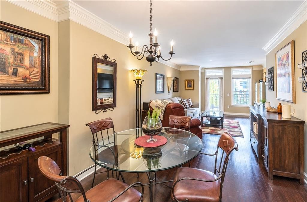 1 bedroom, 1 bathroom, 998 sq ft condominium for rent at 3334 Peachtree Road 313, Atlanta, GA 30326 for $1,950 a month — photo 3