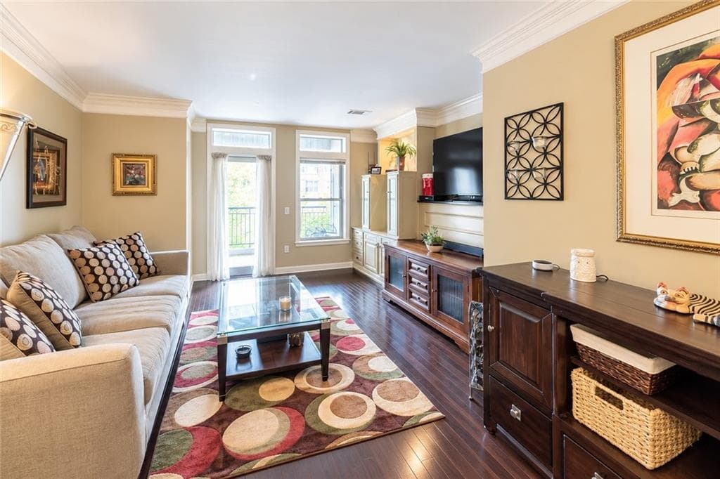 1 bedroom, 1 bathroom, 998 sq ft condominium for rent at 3334 Peachtree Road 313, Atlanta, GA 30326 for $1,950 a month — photo 6
