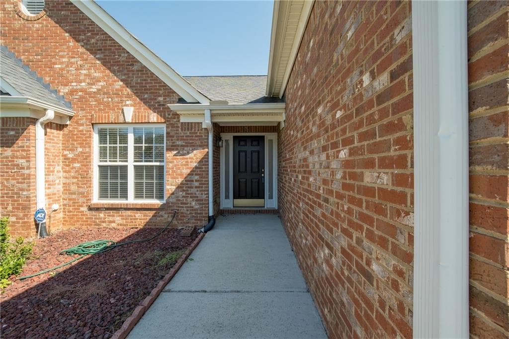 3 bedroom, 2 bathroom, 2,160 sq ft single family residence for sale at 540 Groveland Parkway, Lawrenceville, GA 30046 — photo 3