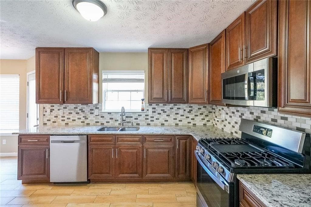 4 bedroom, 3 bathroom, 2,796 sq ft single family residence for rent at 2470 Skylars Mill Way, Snellville, GA 30078 for $2,500 a month — photo 8