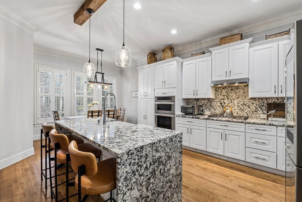 3 bedroom, 4 bathroom, 3,168 sq ft townhouse for sale at 2305 English Ivy Court 23, Atlanta, GA 30339 — photo 3