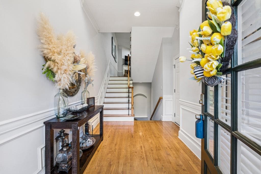 3 bedroom, 4 bathroom, 3,168 sq ft townhouse for sale at 2305 English Ivy Court 23, Atlanta, GA 30339 — photo 7