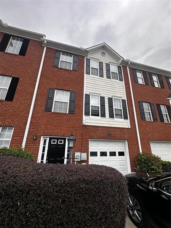 3 bedroom, 4 bathroom, 1,973 sq ft townhouse for sale at 2132 Millgate Lane, Buford, GA 30519 — photo 2