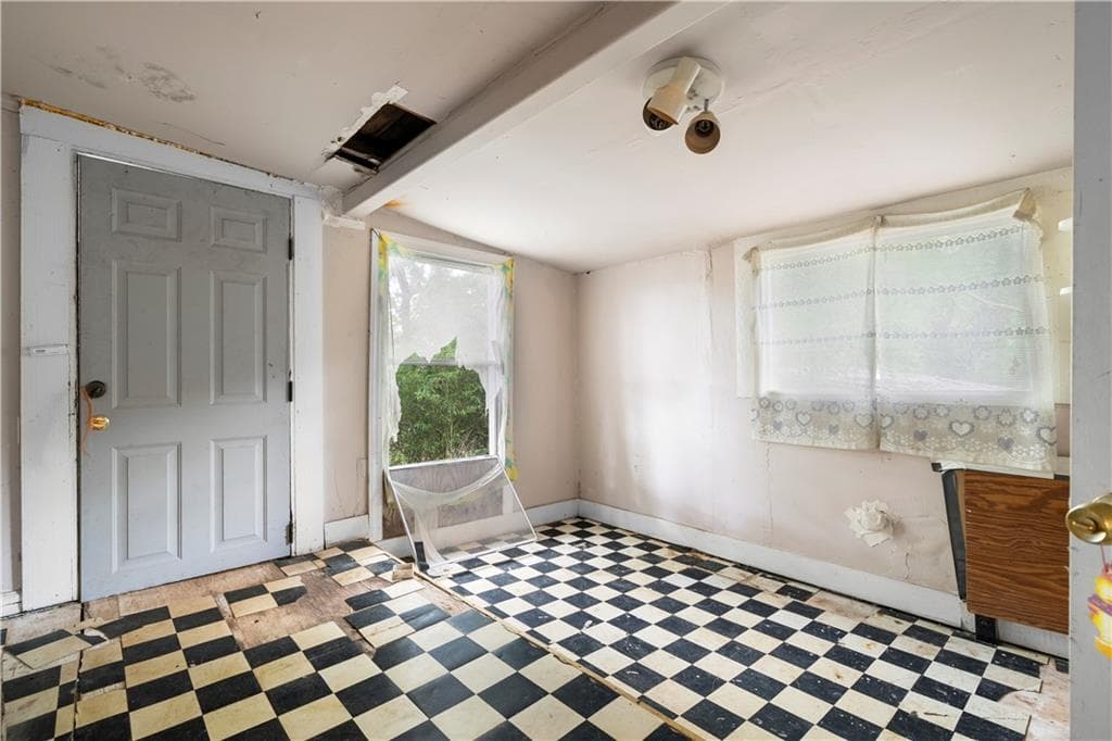 3 bedroom, 1 bathroom, 1,142 sq ft single family residence for sale at 710 Murphey Street, Decatur, GA 30079 — photo 8