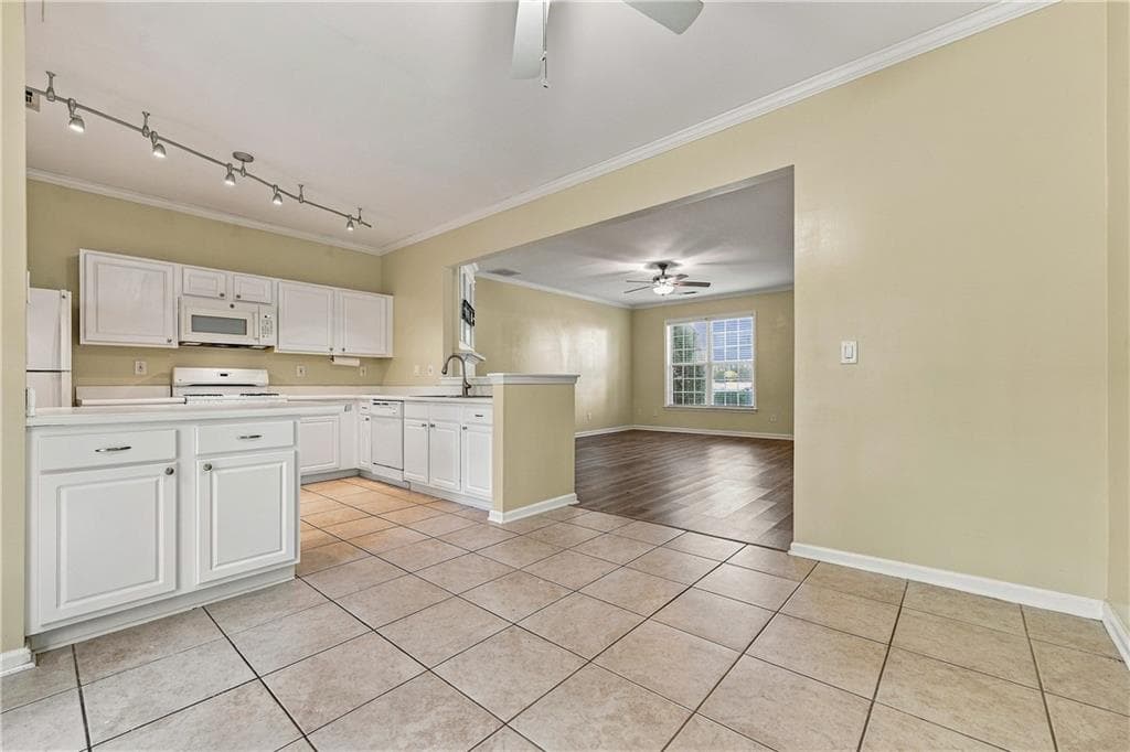 3 bedroom, 3 bathroom, 1,386 sq ft townhouse for rent at 36 Highoak Drive 6, Marietta, GA 30066 for $1,900 a month — photo 6
