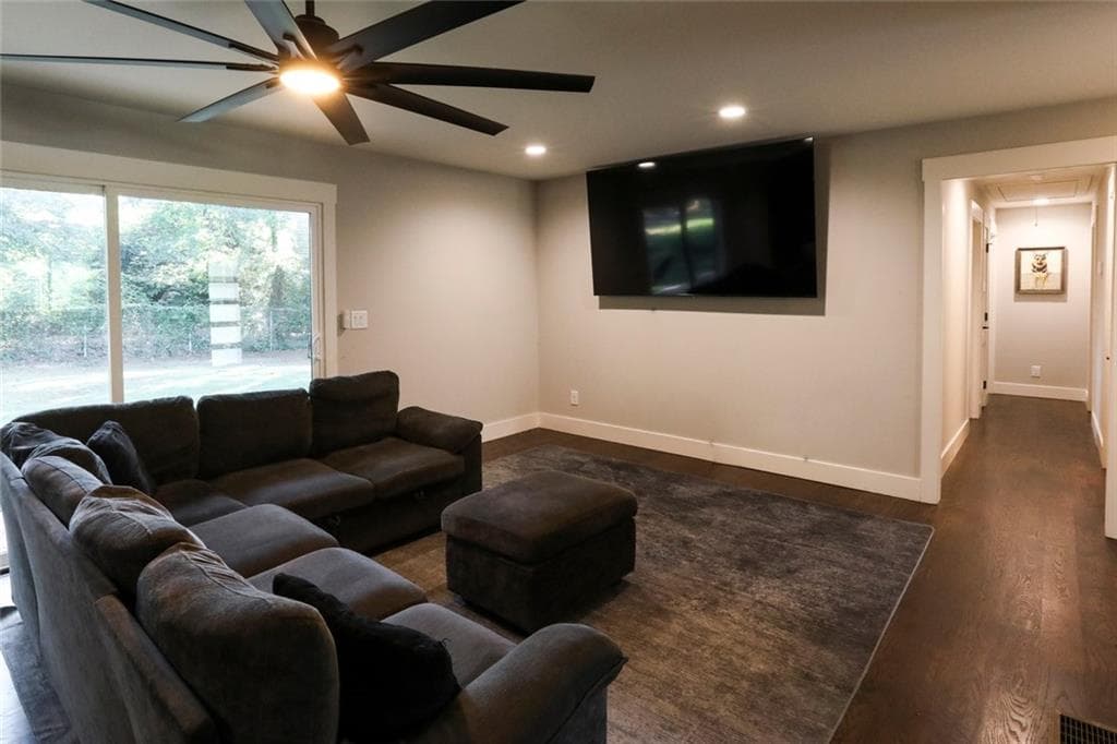 3 bedroom, 2 bathroom, 1,466 sq ft single family residence for sale at 1389 Sanden Ferry Drive, Decatur, GA 30033 — photo 8