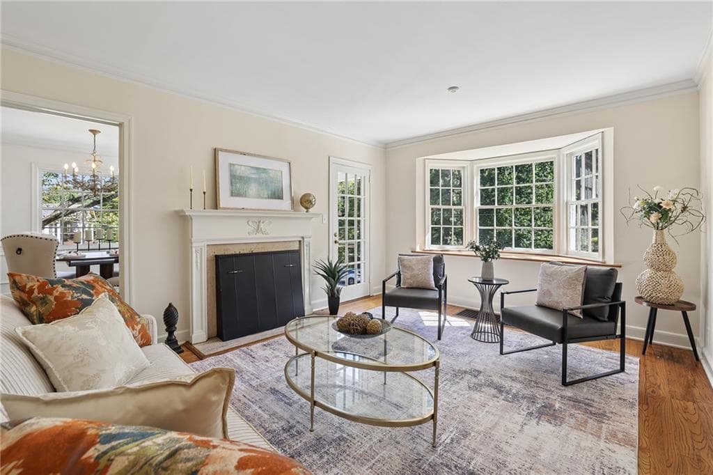 3 bedroom, 2 bathroom, 1,289 sq ft single family residence for sale at 335 N Garden Lane, Atlanta, GA 30309 — photo 4