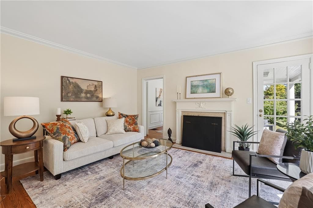 3 bedroom, 2 bathroom, 1,289 sq ft single family residence for sale at 335 N Garden Lane, Atlanta, GA 30309 — photo 5