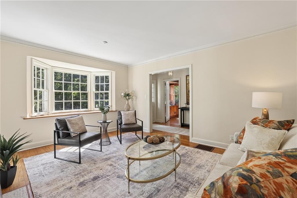 3 bedroom, 2 bathroom, 1,289 sq ft single family residence for sale at 335 N Garden Lane, Atlanta, GA 30309 — photo 6