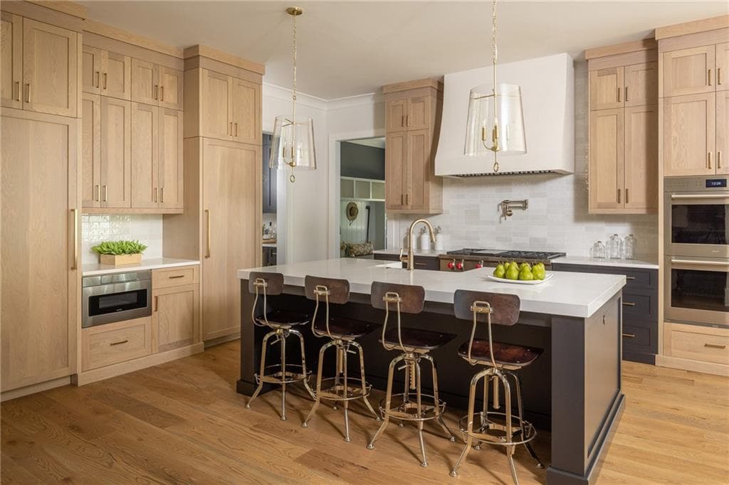 5 bedroom, 5 bathroom, 4,605 sq ft single family residence for sale at 175 Maison Court, Roswell, GA 30076 — photo 5