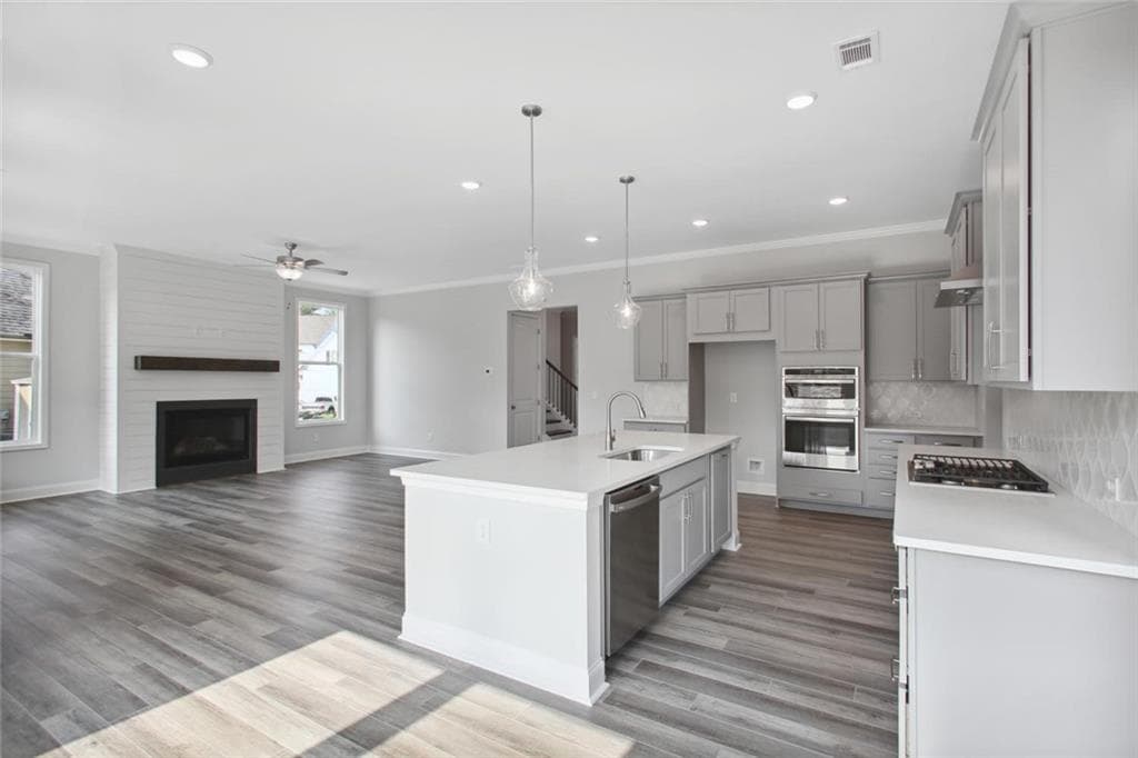 4 bedroom, 3 bathroom, 2,730 sq ft single family residence for rent at 644 Stoneview Drive, Holly Springs, GA 30115 for $3,500 a month — photo 7
