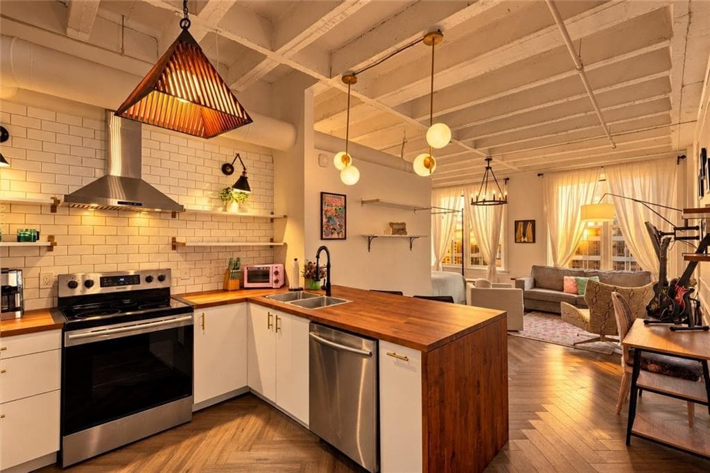1 bedroom, 1 bathroom, 586 sq ft condominium for sale at 32 Peachtree Street, Atlanta, GA 30303 — photo 5