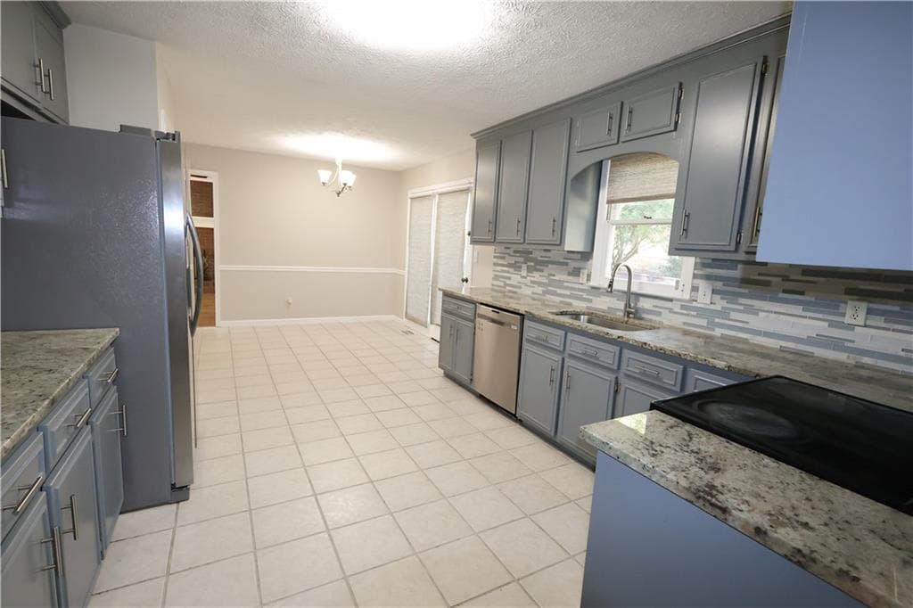 4 bedroom, 3 bathroom, 3,300 sq ft single family residence for rent at 185 White Pines Drive, Alpharetta, GA 30004 for $3,300 a month — photo 4