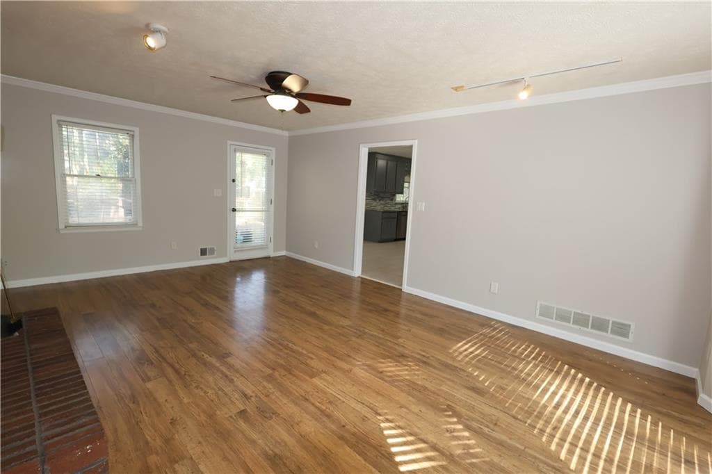 4 bedroom, 3 bathroom, 3,300 sq ft single family residence for rent at 185 White Pines Drive, Alpharetta, GA 30004 for $3,300 a month — photo 7