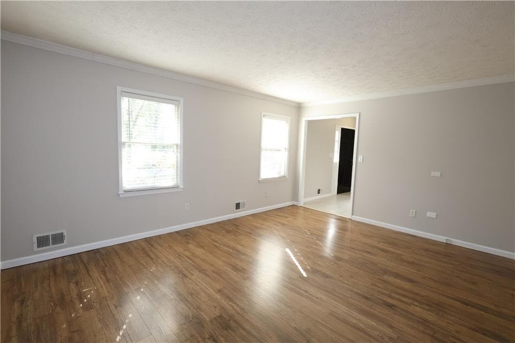4 bedroom, 3 bathroom, 3,300 sq ft single family residence for rent at 185 White Pines Drive, Alpharetta, GA 30004 for $3,300 a month — photo 9