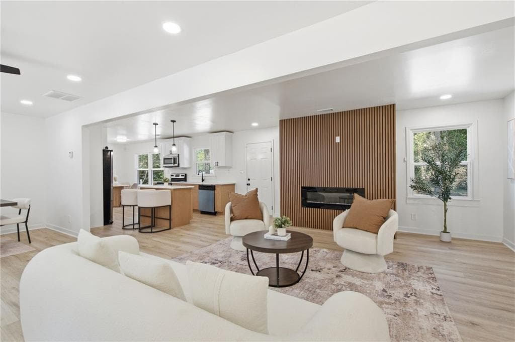 5 bedroom, 3 bathroom, 2,331 sq ft single family residence for sale at 4804 Thompson Mill Road, Lithonia, GA 30038 — photo 8