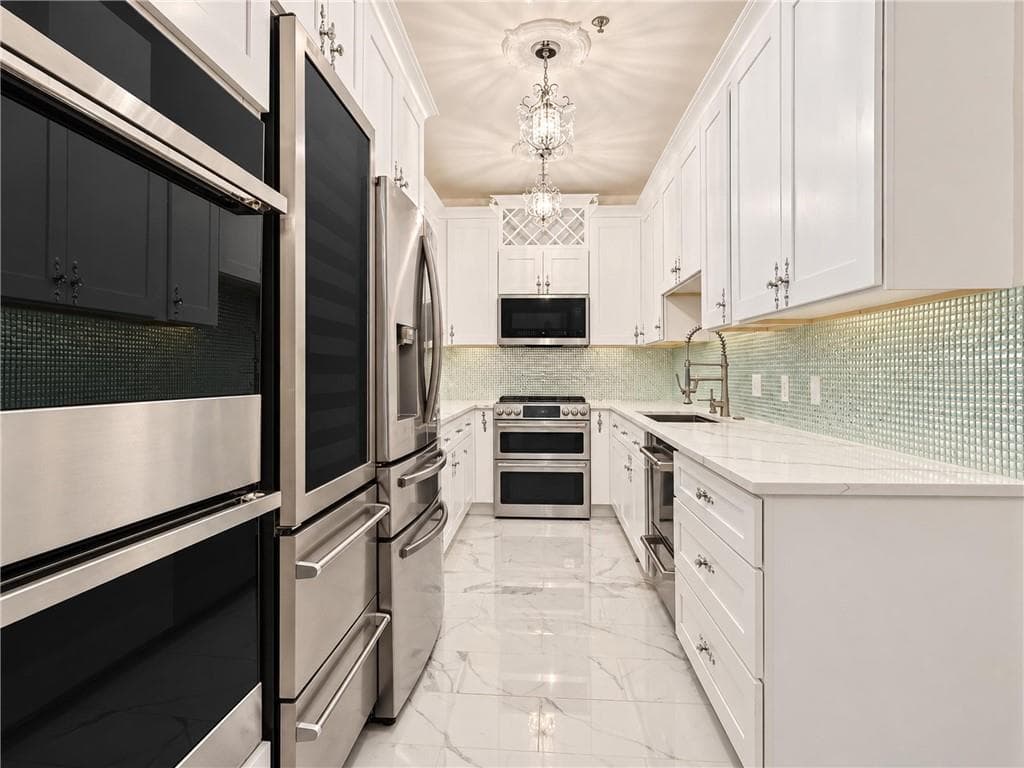 1 bedroom, 1 bathroom, 1,080 sq ft condominium for sale at 2865 Lenox Road 211, Atlanta, GA 30324 — photo 5