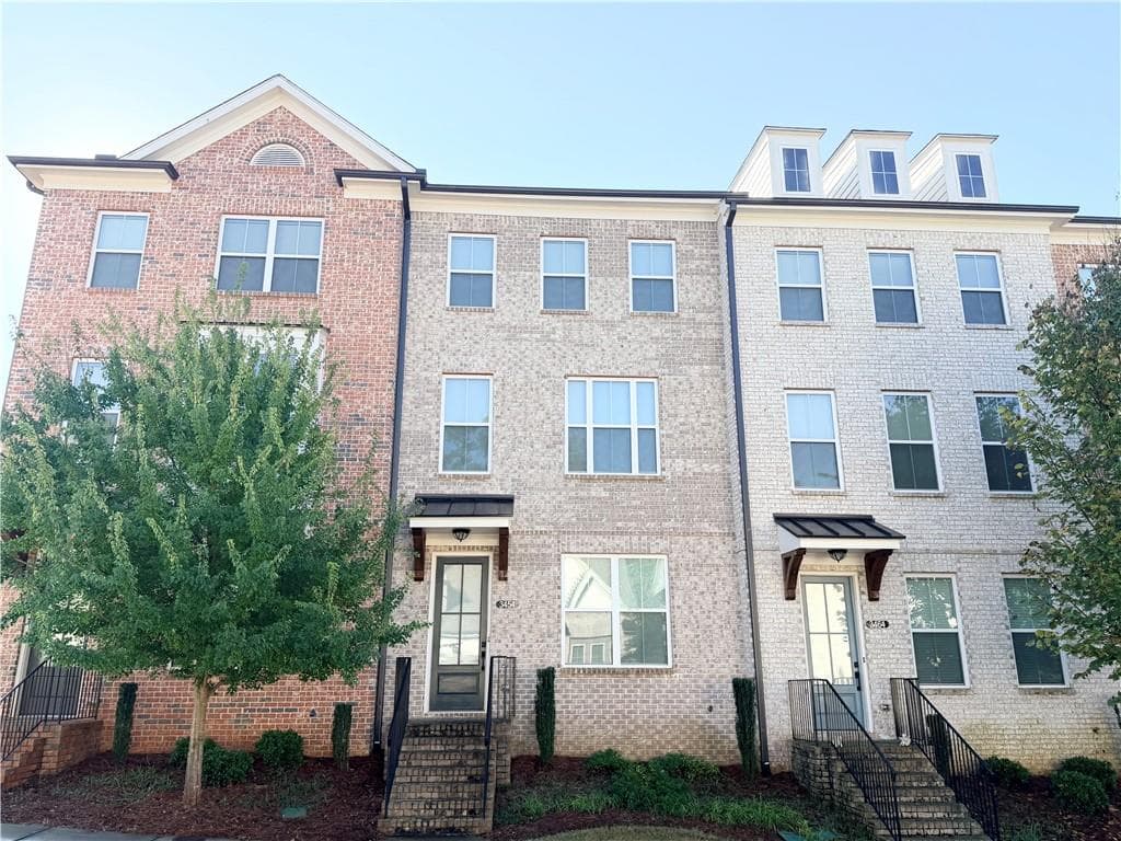 3 bedroom, 4 bathroom, 1,912 sq ft townhouse for sale at 3454 Benedict Place, Suwanee, GA 30024 — photo 1 of 71