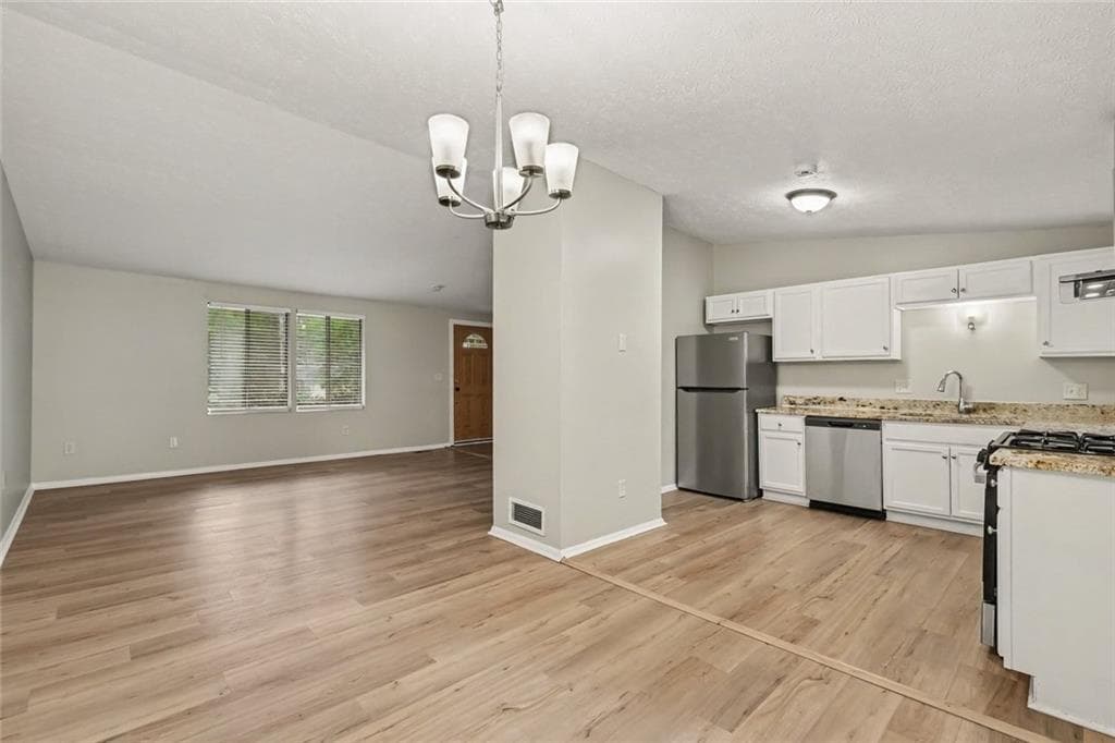 3 bedroom, 2 bathroom, 1,520 sq ft single family residence for sale at 5765 Fieldstone Drive, Lithonia, GA 30038 — photo 10