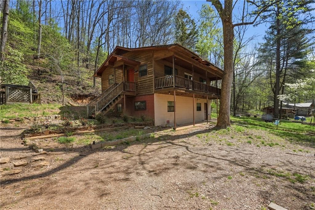 3 bedroom, 2 bathroom, 900 sq ft single family residence for sale at 118 Titus Valley Road, Hiawassee, GA 30546