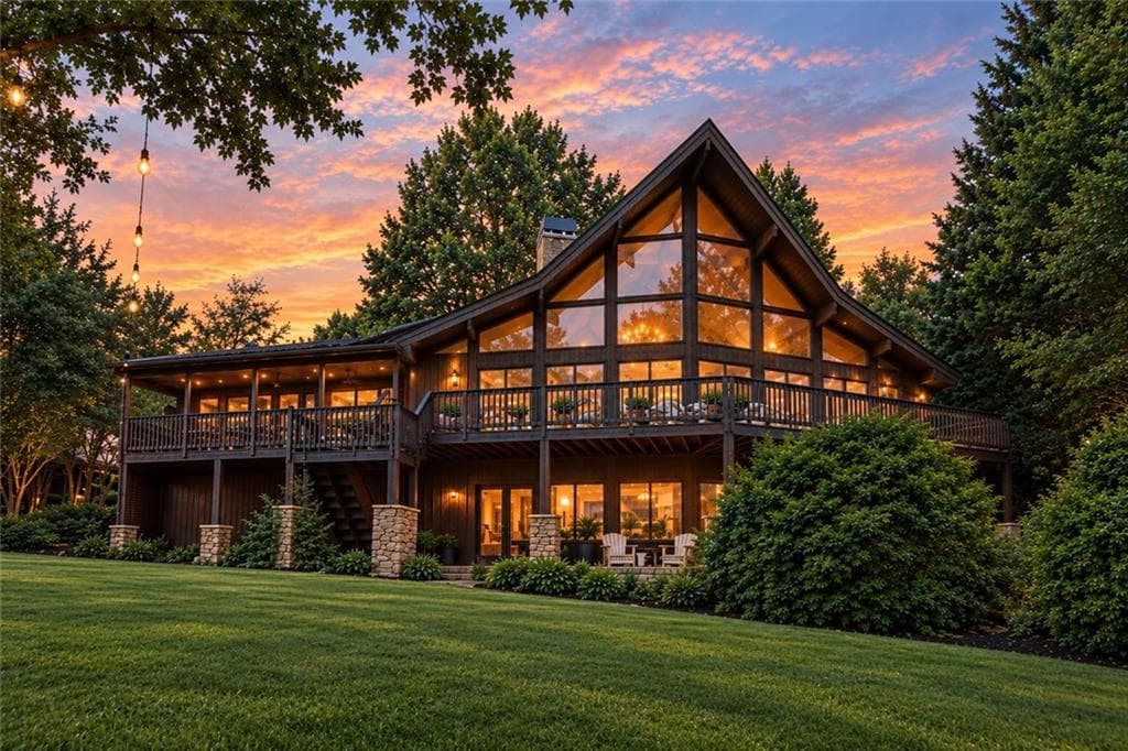 5 bedroom, 4 bathroom, 4,499 sq ft single family residence for sale at 431 Oakmont Drive, Hiawassee, GA 30546