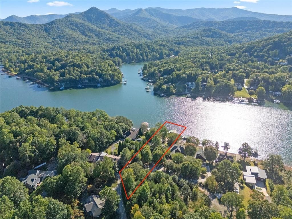 5 bedroom, 4 bathroom, 4,499 sq ft single family residence for sale at 431 Oakmont Drive, Hiawassee, GA 30546 — photo 3