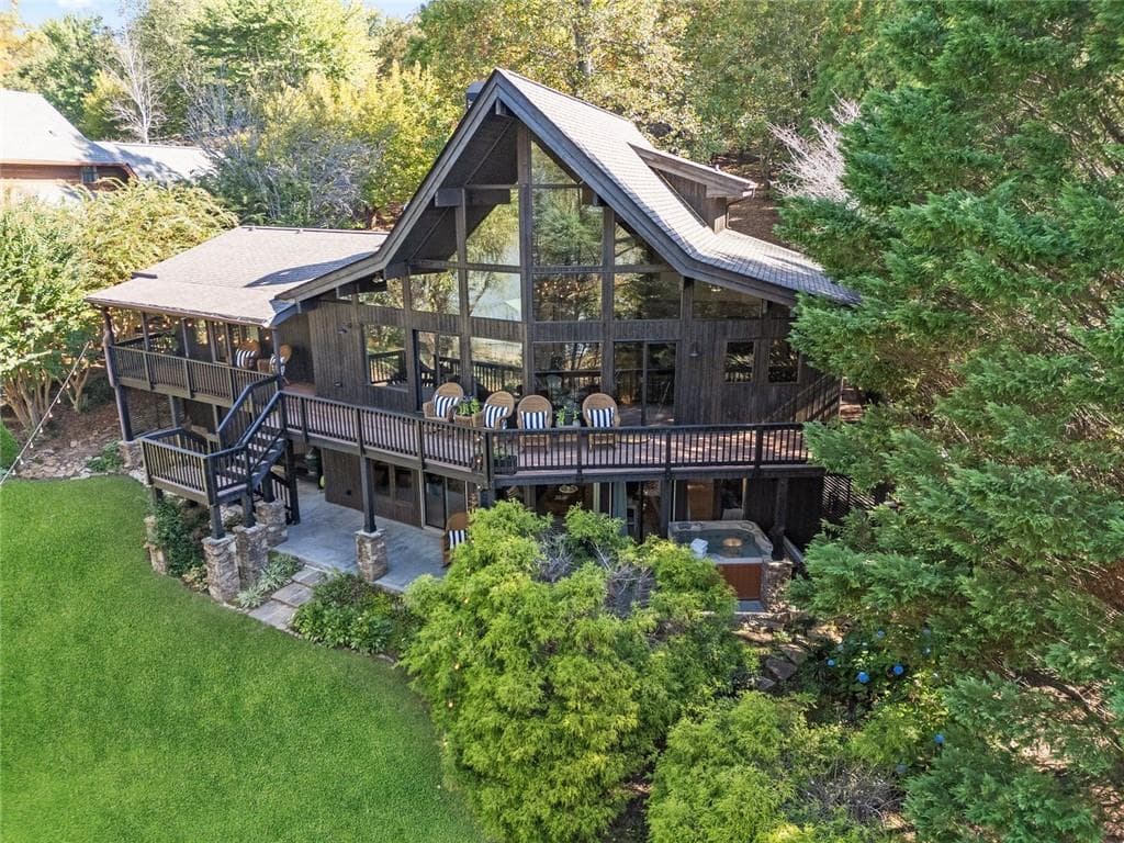 5 bedroom, 4 bathroom, 4,499 sq ft single family residence for sale at 431 Oakmont Drive, Hiawassee, GA 30546 — photo 5