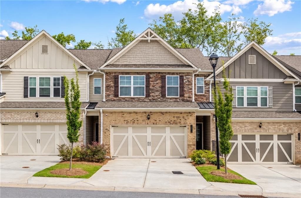 3 bedroom, 3 bathroom, 1,848 sq ft townhouse for sale at 1571 Summer Song Drive, Marietta, GA 30067 — photo 1 of 22