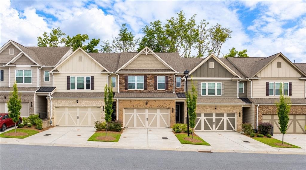 3 bedroom, 3 bathroom, 1,848 sq ft townhouse for sale at 1571 Summer Song Drive, Marietta, GA 30067 — photo 2
