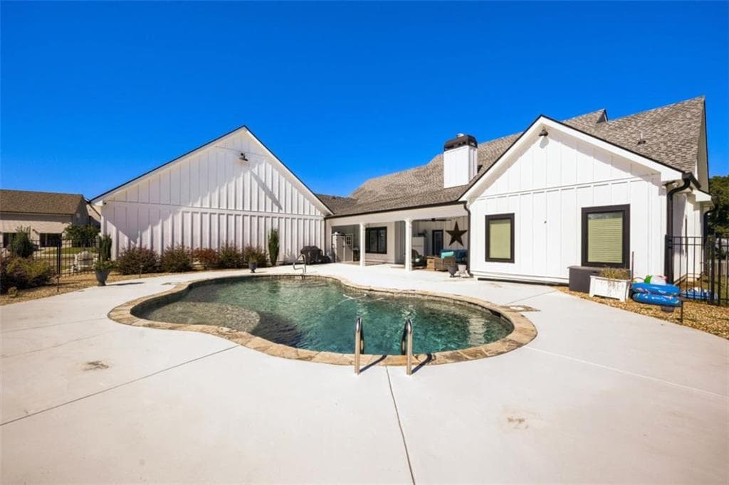 4 bedroom, 3 bathroom, 2,807 sq ft single family residence for sale at 8173 Berea Road, Winston, GA 30187 — photo 3