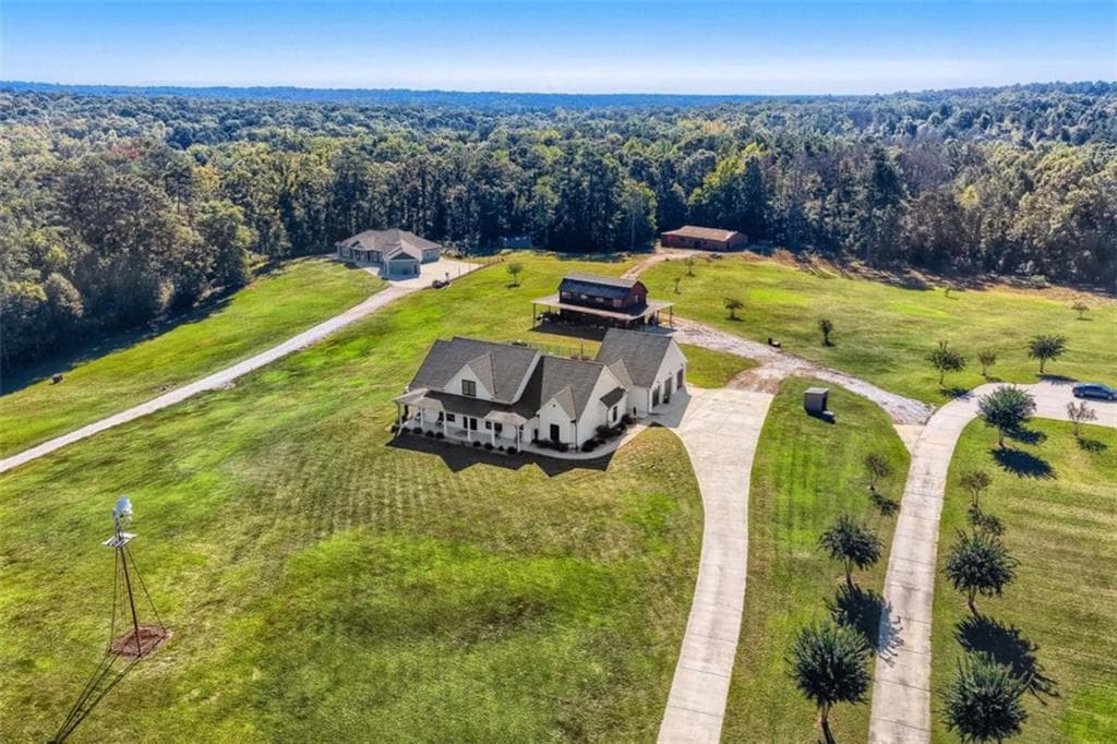 4 bedroom, 3 bathroom, 2,807 sq ft single family residence for sale at 8173 Berea Road, Winston, GA 30187 — photo 4