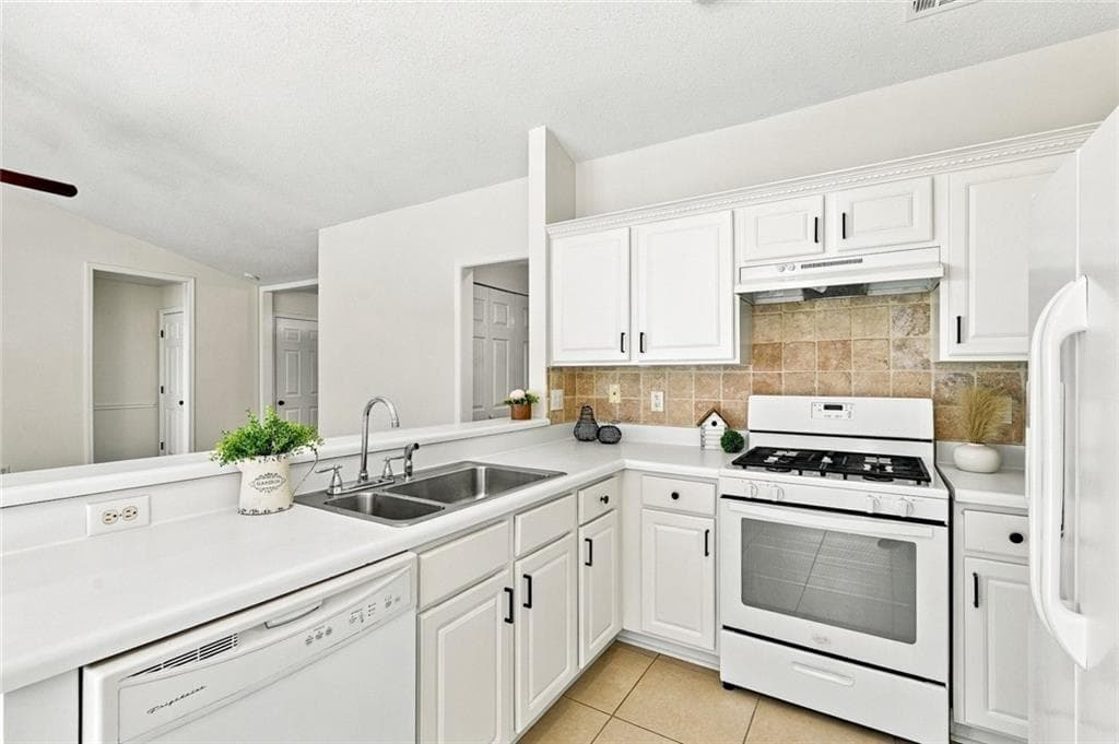 3 bedroom, 2 bathroom, 1,375 sq ft single family residence for rent at 136 Park Forest Drive, Kennesaw, GA 30144 for $2,200 a month — photo 7