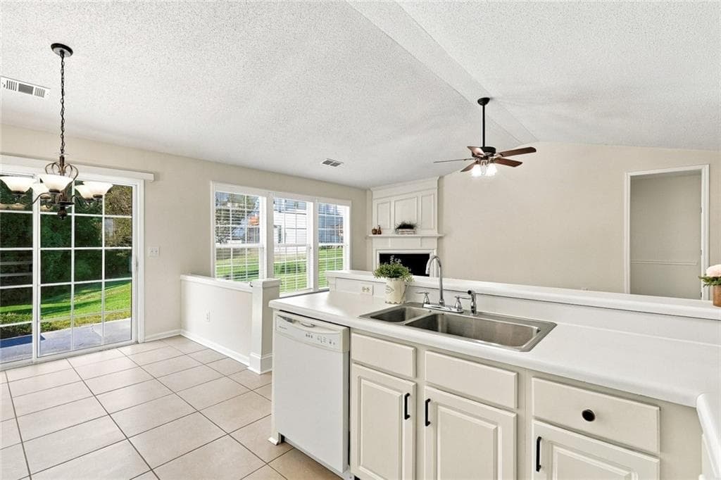 3 bedroom, 2 bathroom, 1,375 sq ft single family residence for rent at 136 Park Forest Drive, Kennesaw, GA 30144 for $2,200 a month — photo 8