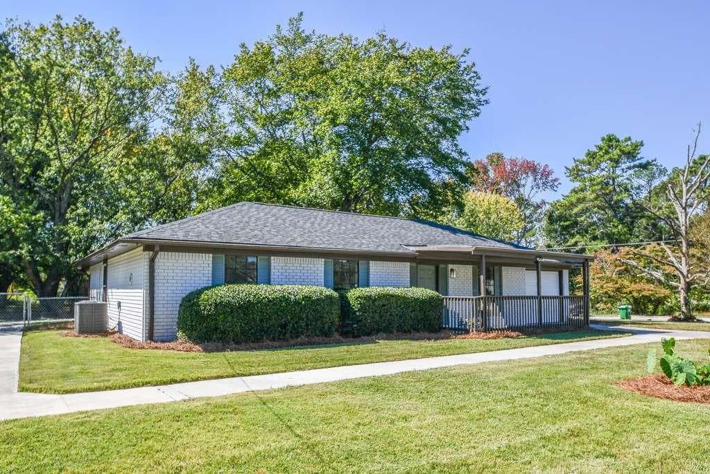 4 bedroom, 3 bathroom, 1,746 sq ft single family residence for sale at 1871 Singer Way, Lithonia, GA 30058 — photo 2