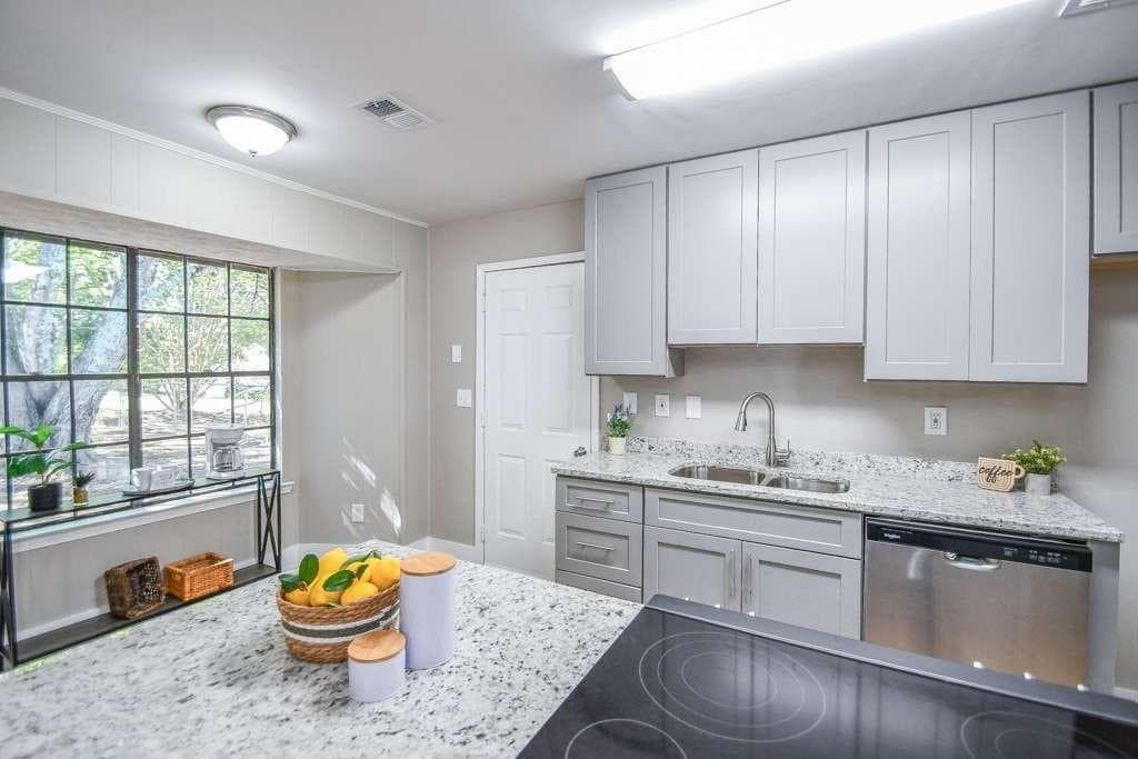 4 bedroom, 3 bathroom, 1,746 sq ft single family residence for sale at 1871 Singer Way, Lithonia, GA 30058 — photo 7