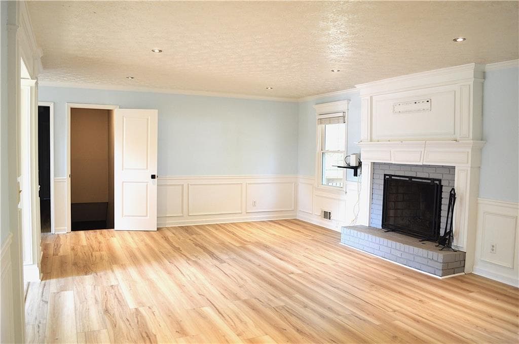 3 bedroom, 2 bathroom, 2,318 sq ft single family residence for sale at 390 Tidwell Circle, Alpharetta, GA 30004 — photo 6