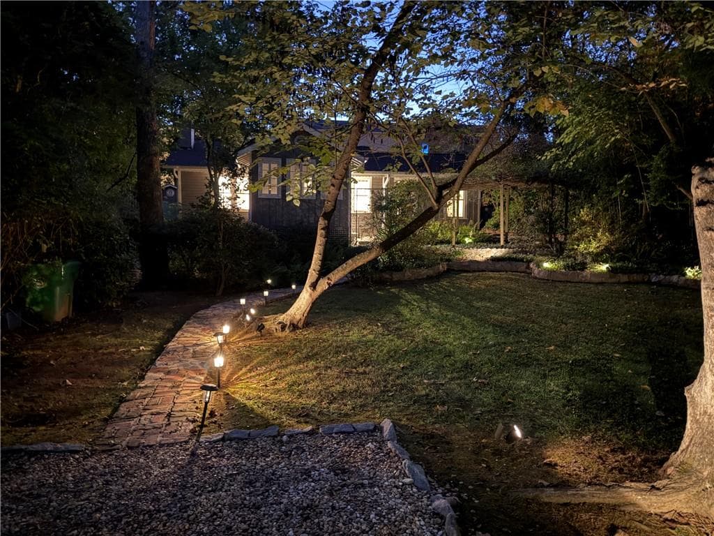 2 bedroom, 3 bathroom, 1,347 sq ft single family residence for sale at 478 Burlington Road, Atlanta, GA 30307 — photo 4