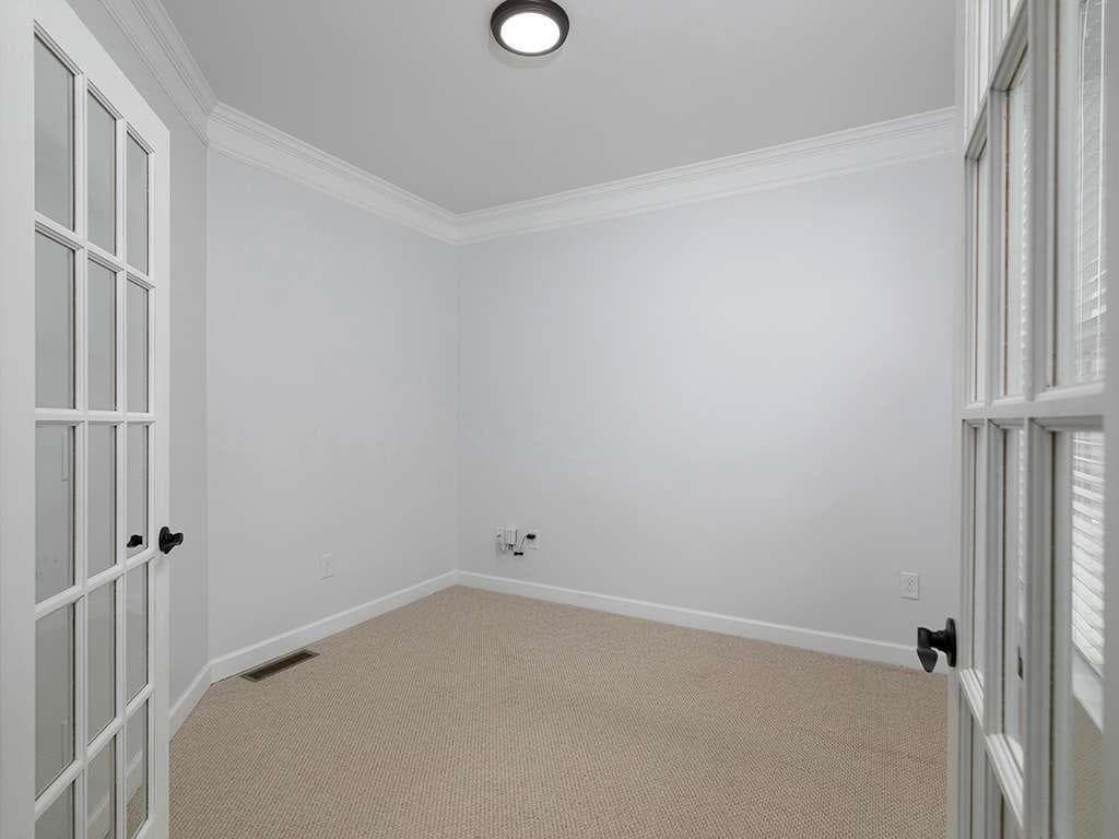6 bedroom, 4 bathroom, 4,243 sq ft single family residence for sale at 821 Tramore Road, Acworth, GA 30102 — photo 4