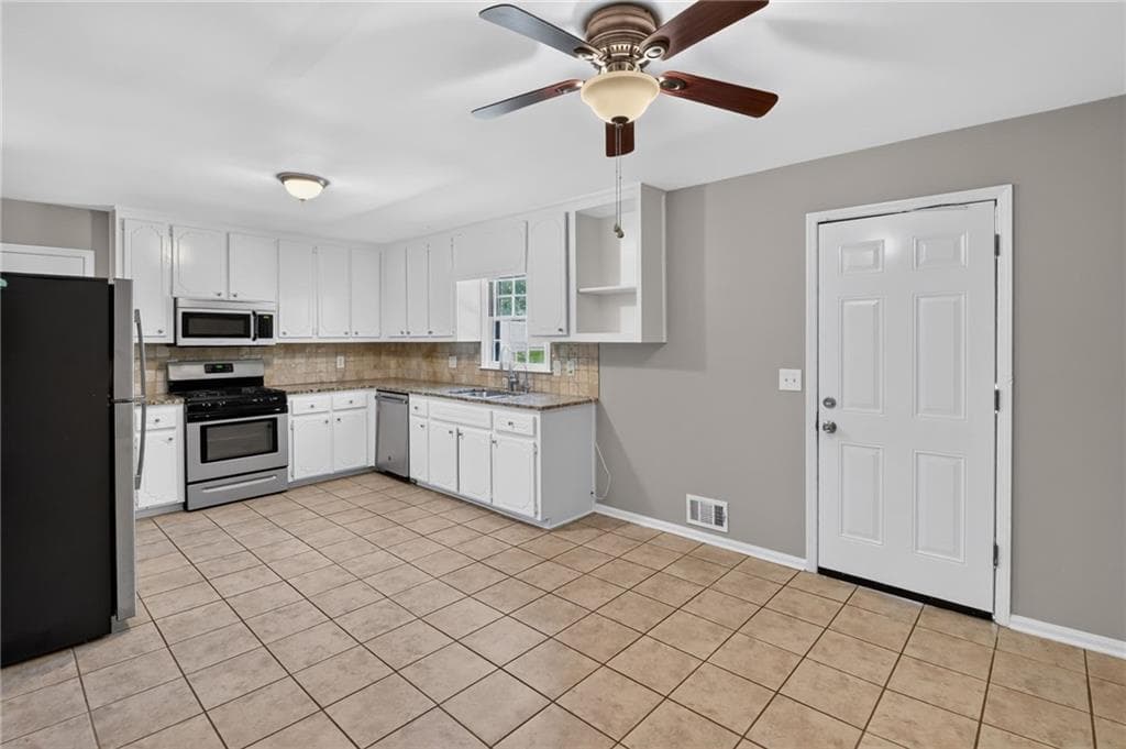 3 bedroom, 2 bathroom, 1,586 sq ft single family residence for rent at 2932 Brett Circle, Acworth, GA 30101 for $2,300 a month — photo 9