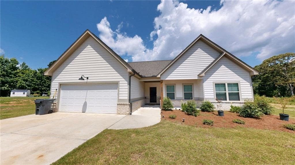 3 bedroom, 2 bathroom, 1,710 sq ft single family residence for sale at 1215 Awenasa Drive, Villa Rica, GA 30180 — photo 2