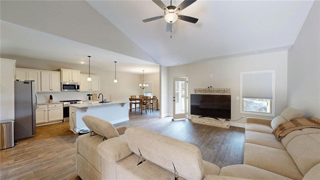 3 bedroom, 2 bathroom, 1,710 sq ft single family residence for sale at 1215 Awenasa Drive, Villa Rica, GA 30180 — photo 6