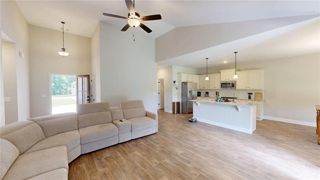 3 bedroom, 2 bathroom, 1,710 sq ft single family residence for sale at 1215 Awenasa Drive, Villa Rica, GA 30180 — photo 7