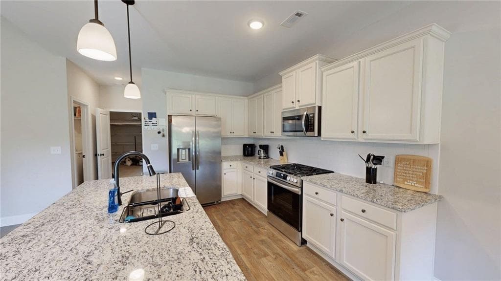 3 bedroom, 2 bathroom, 1,710 sq ft single family residence for sale at 1215 Awenasa Drive, Villa Rica, GA 30180 — photo 9