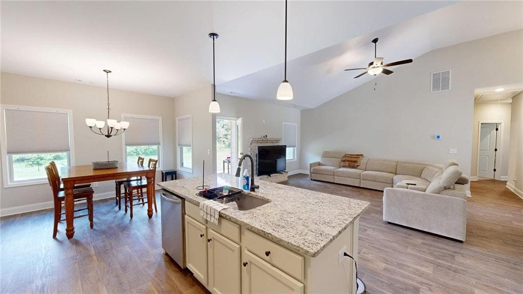 3 bedroom, 2 bathroom, 1,710 sq ft single family residence for sale at 1215 Awenasa Drive, Villa Rica, GA 30180 — photo 10