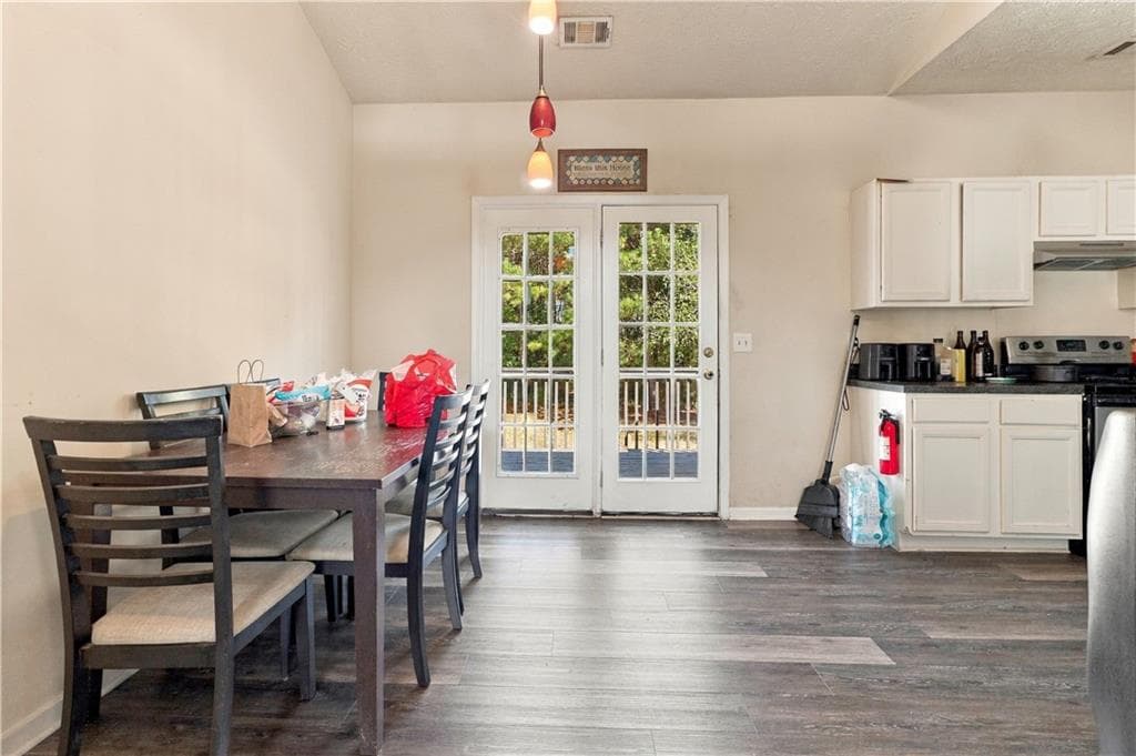 4 bedroom, 3 bathroom, 1,768 sq ft single family residence for sale at 250 Kendrick Estates Drive, Jonesboro, GA 30238 — photo 7
