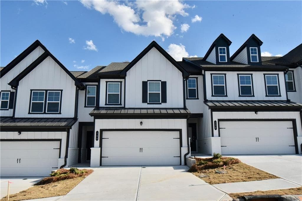 3 bedroom, 3 bathroom, 1,831 sq ft townhouse for rent at 140 Star Court, Pendergrass, GA 30567 for $1,875 a month